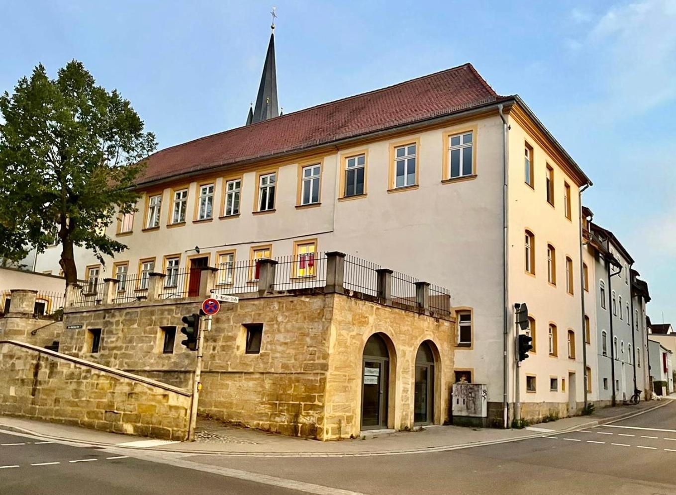 Apartament Romantic In *